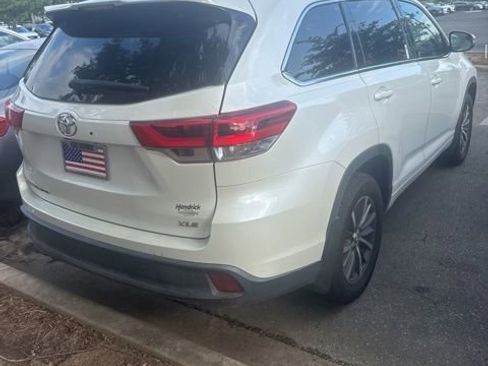 Used 2018 Toyota Highlander XLE FWD image 6