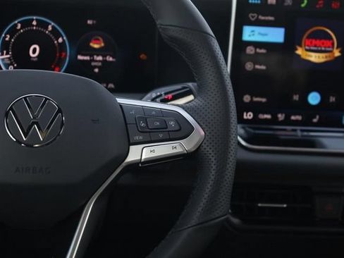New 2026 Volkswagen Tiguan SE R-Line AWD/4WD image 9