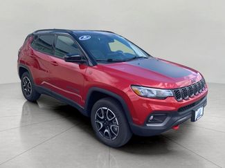 Used 2025 Jeep Compass Trailhawk AWD/4WD video 1