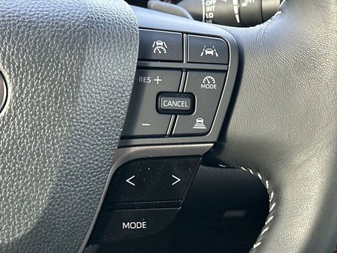 Used 2026 Toyota Camry SE FWD image 19