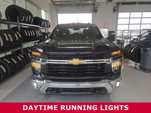 Used 2024 Chevrolet Silverado 3500 LT w/ Convenience Package image 2