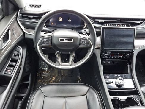 Used 2023 Jeep Grand Cherokee L Limited image 5