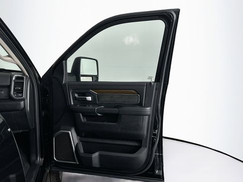 Used 2024 RAM 2500 Laramie w/ Safety Group image 33