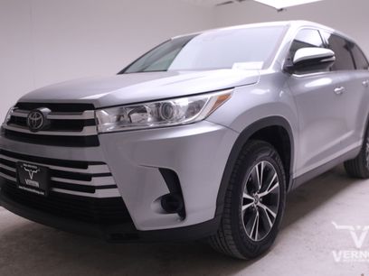Used 2019 Toyota Highlander LE
