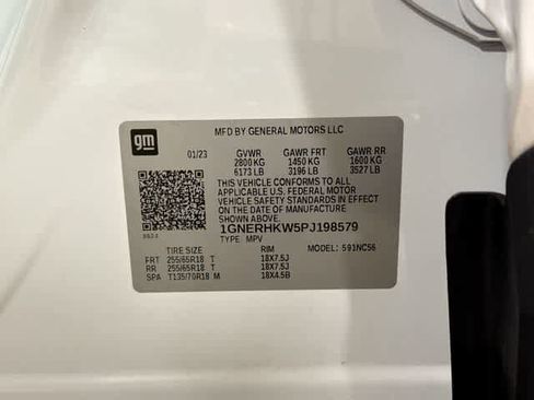 Used 2023 Chevrolet Traverse LT FWD image 14