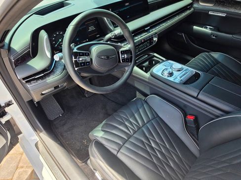 Used 2025 Genesis G90 3.5T AWD/4WD image 9