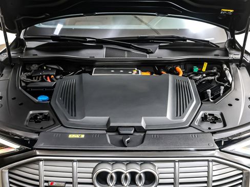 Used 2022 Audi e-tron Premium image 11
