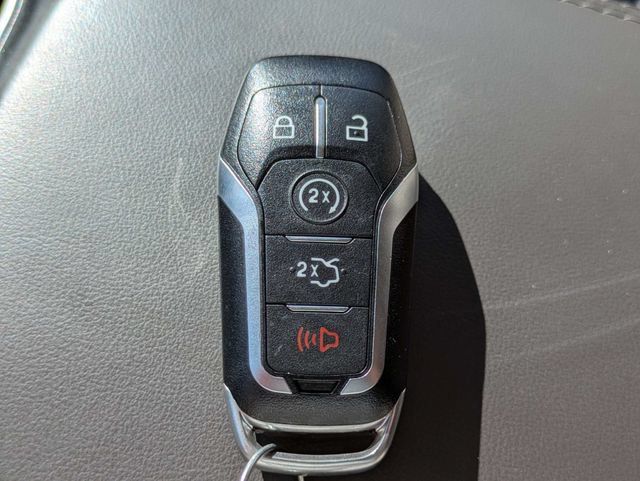 Used 2017 Lincoln MKX Select w/ Select Plus Package FWD image 30