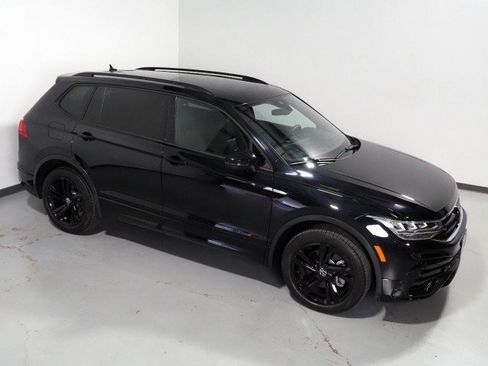 Used 2024 Volkswagen Tiguan SE R-Line FWD image 12