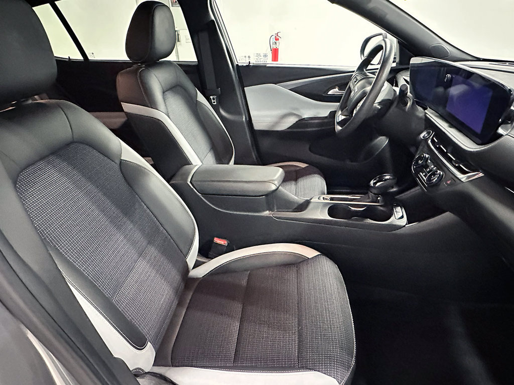 Used 2024 Buick Envista Preferred FWD image 22