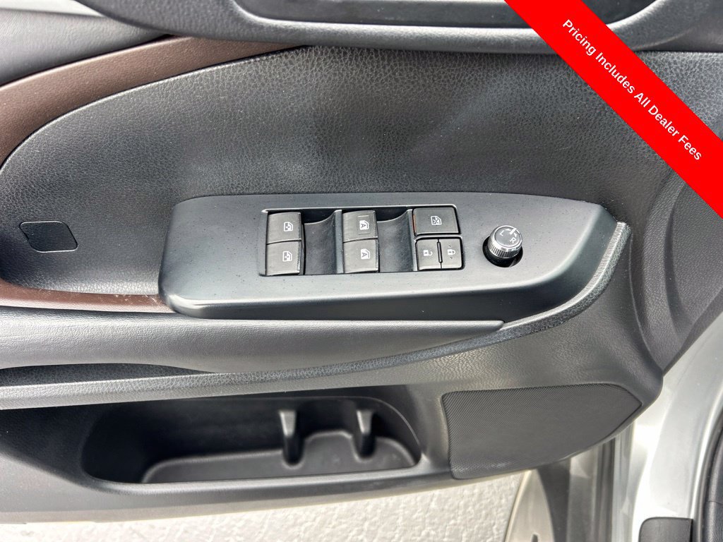 Used 2018 Toyota Highlander XLE AWD/4WD image 5