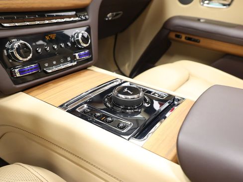 Used 2022 Rolls-Royce Ghost w/ Ghost Package AWD/4WD image 48