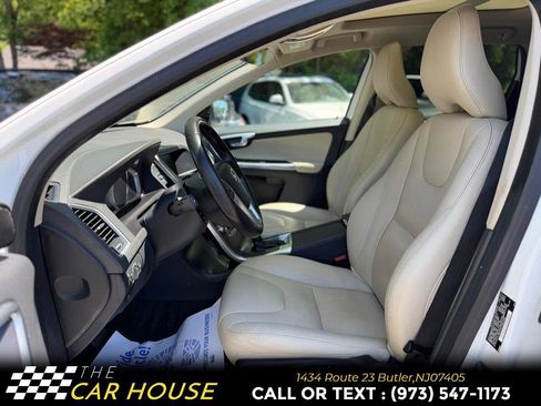 Used 2016 Volvo XC60 T6 w/ Proximity Package AWD/4WD image 12