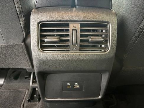 Used 2023 Nissan Rogue SV FWD image 10