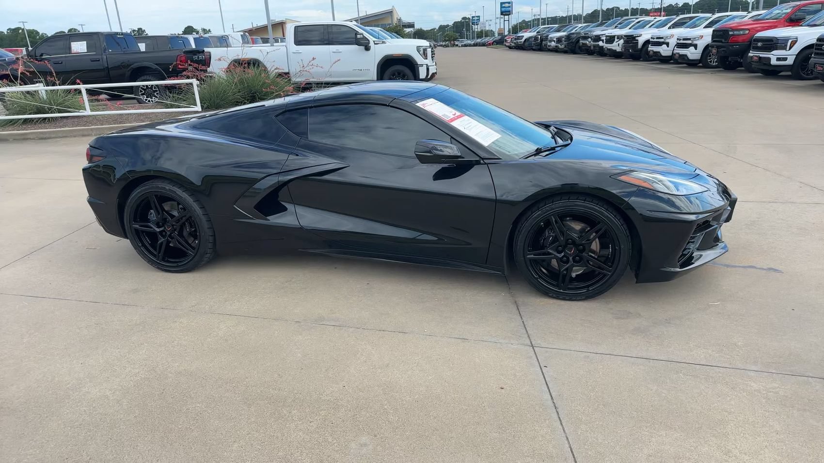 Used 2025 Chevrolet Corvette Stingray Premium Cpe w/ 3LT RWD image 9