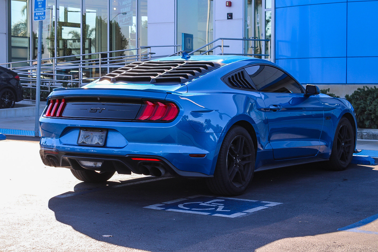 Used 2021 Ford Mustang GT RWD image 7