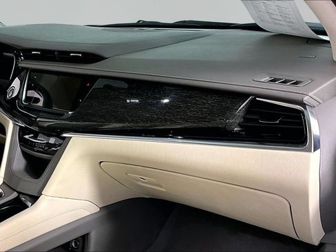 Certified 2021 Cadillac XT6 Premium Luxury FWD image 25