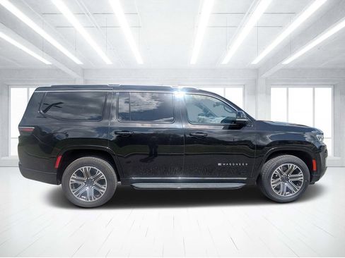 Used 2024 Jeep Wagoneer Series II w/ Flexible Seating Group AWD/4WD image 2
