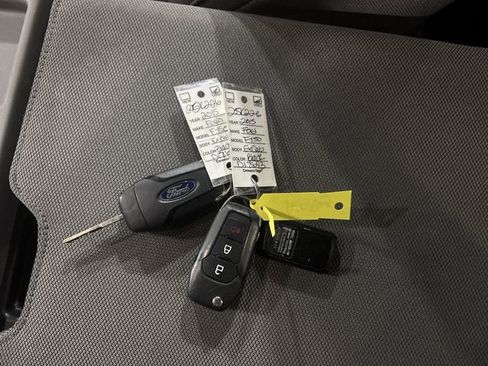 Used 2015 Ford F150 XLT image 25