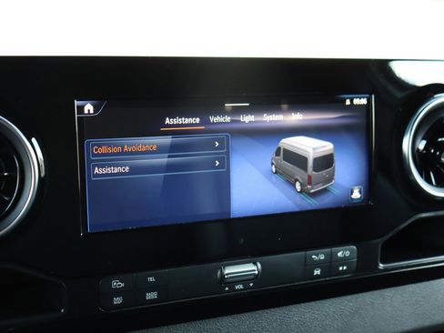 Used 2024 Mercedes-Benz eSprinter 170 Cargo image 34