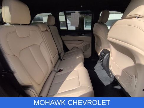 Used 2023 Jeep Grand Cherokee Limited AWD/4WD image 27
