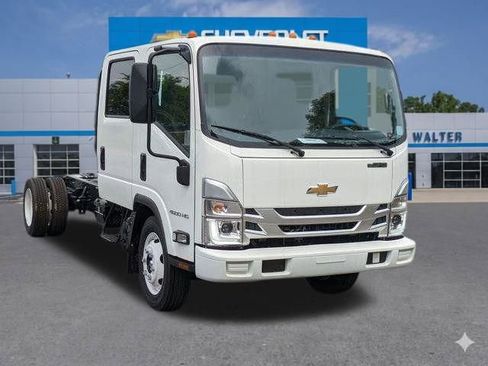 New 2025 Chevrolet Low Cab Forward image 5