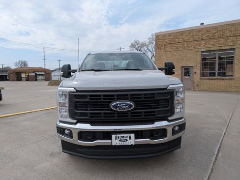 Used 2026 Ford F250 XL w/ 360-Degree Camera Package AWD/4WD image 4