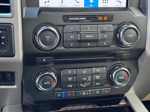 Used 2017 Ford F250 Lariat w/ Chrome Package image 30