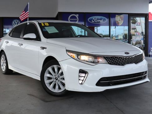 Used 2018 Kia Optima S image 2