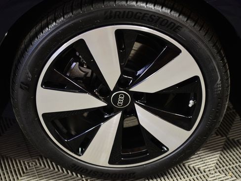 New 2025 Audi A5 2.0T Prestige image 9