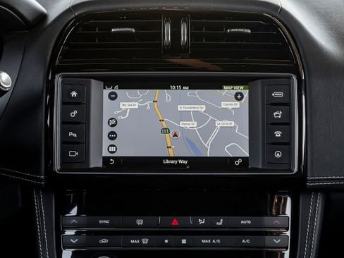 Used 2017 Jaguar F-PACE S AWD/4WD image 18