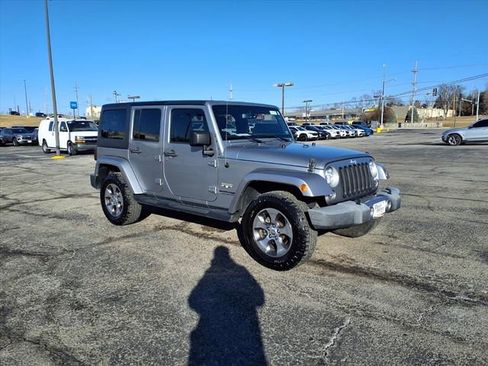 Used 2018 Jeep Wrangler Unlimited Sahara image 6