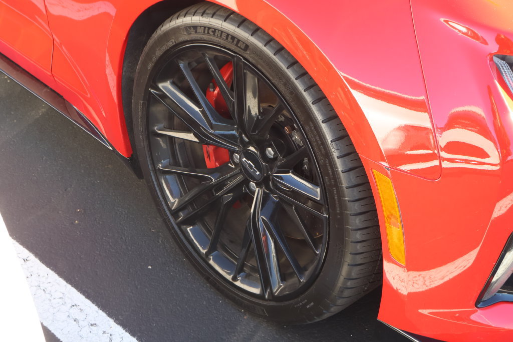 Used 2020 Chevrolet Camaro ZL1 RWD image 5