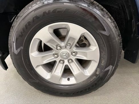 Used 2023 RAM 1500 Laramie AWD/4WD image 32