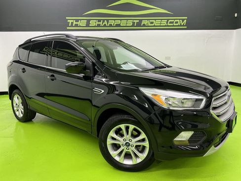 Used 2018 Ford Escape SE FWD image 1