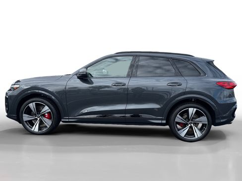 Used 2025 Audi SQ5 Prestige AWD/4WD image 2