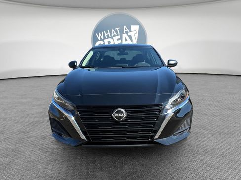 Certified 2025 Nissan Altima 2.5 S image 9