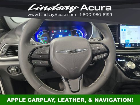 Used 2024 Chrysler Pacifica Limited FWD image 14