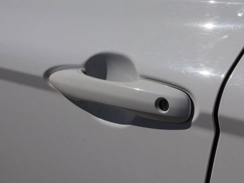 Used 2025 Toyota Camry SE image 19