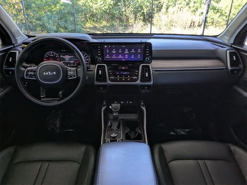 Used 2023 Kia Sorento EX w/ Panoramic Sunroof Package image 23