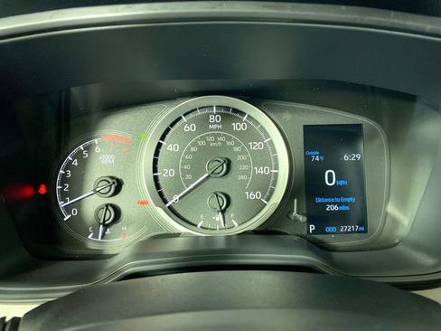 Used 2022 Toyota Corolla LE FWD image 14