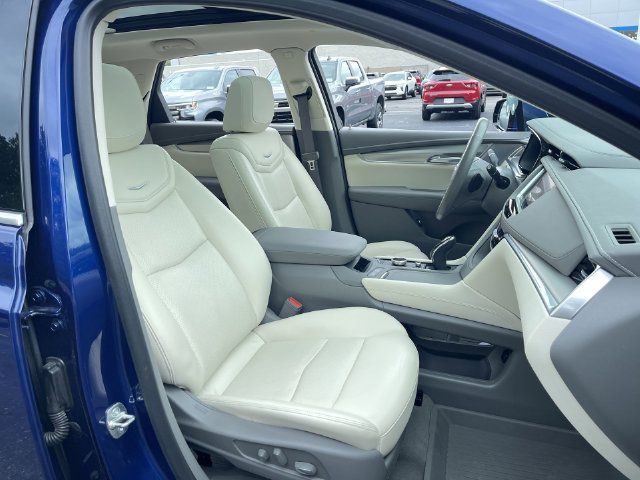 Certified 2024 Cadillac XT5 Premium Luxury AWD/4WD image 29