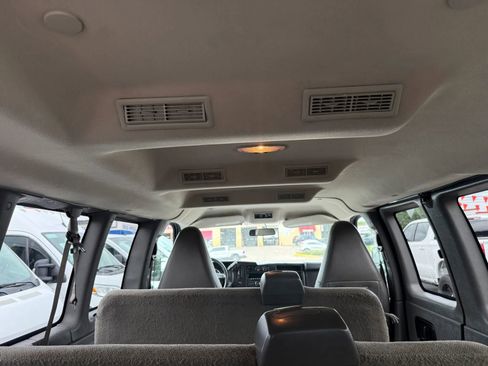 Used 2020 Chevrolet Express 3500 LS RWD image 15