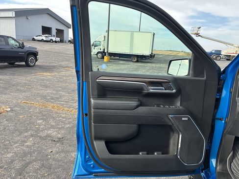 Used 2024 Chevrolet Silverado 1500 LT Trail Boss w/ LT Trail Boss Premium Package AWD/4WD image 21