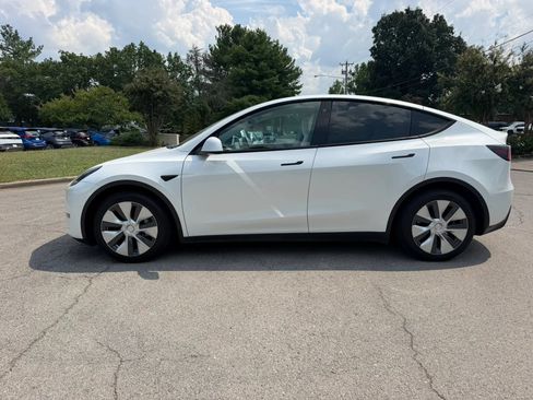Used 2021 Tesla Model Y Long Range AWD/4WD image 8