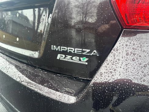 Used 2013 Subaru Impreza 2.0i Limited image 9