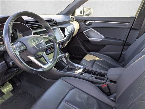 Used 2022 Audi Q3 2.0T Premium w/ Convenience Package image 16