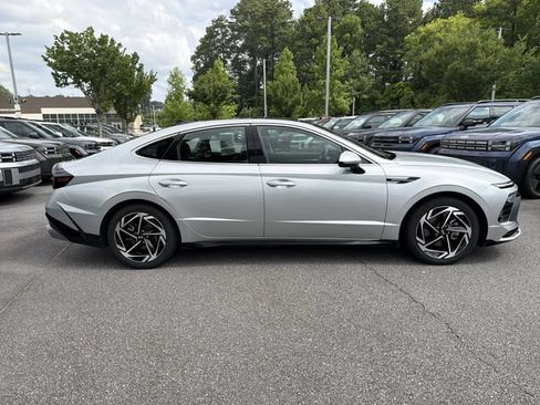 Certified 2024 Hyundai Sonata SEL w/ Convenience Package FWD image 8