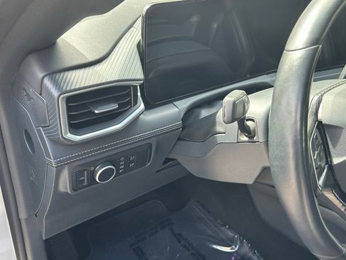 Used 2025 Ford Mustang Premium image 17