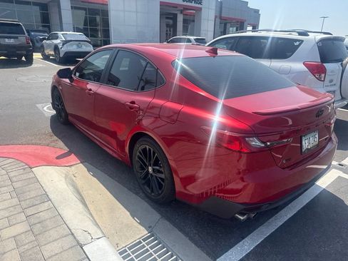 Used 2025 Toyota Camry SE FWD image 9